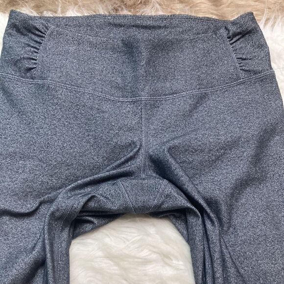 Athleta Gray Heringbone Ruched Leggings - Picture 6 of 9